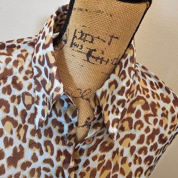BCBG Women's Animal Print Long Sleeve Chiffon Button Down Blouse Size M - Picture 2 of 10